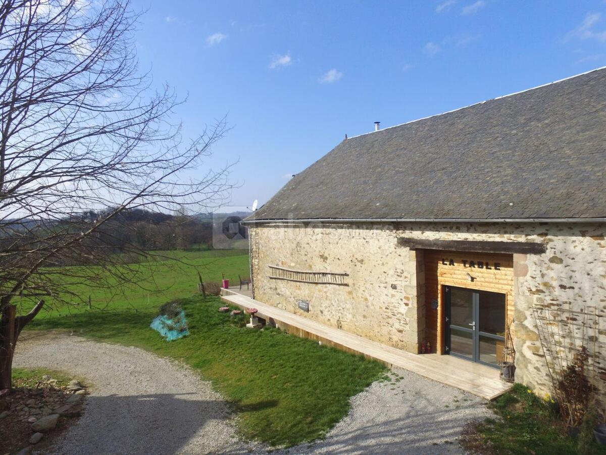 Domaine De La Clauzade Bed & Breakfast Saint-Germain-les-Vergnes Bagian luar foto
