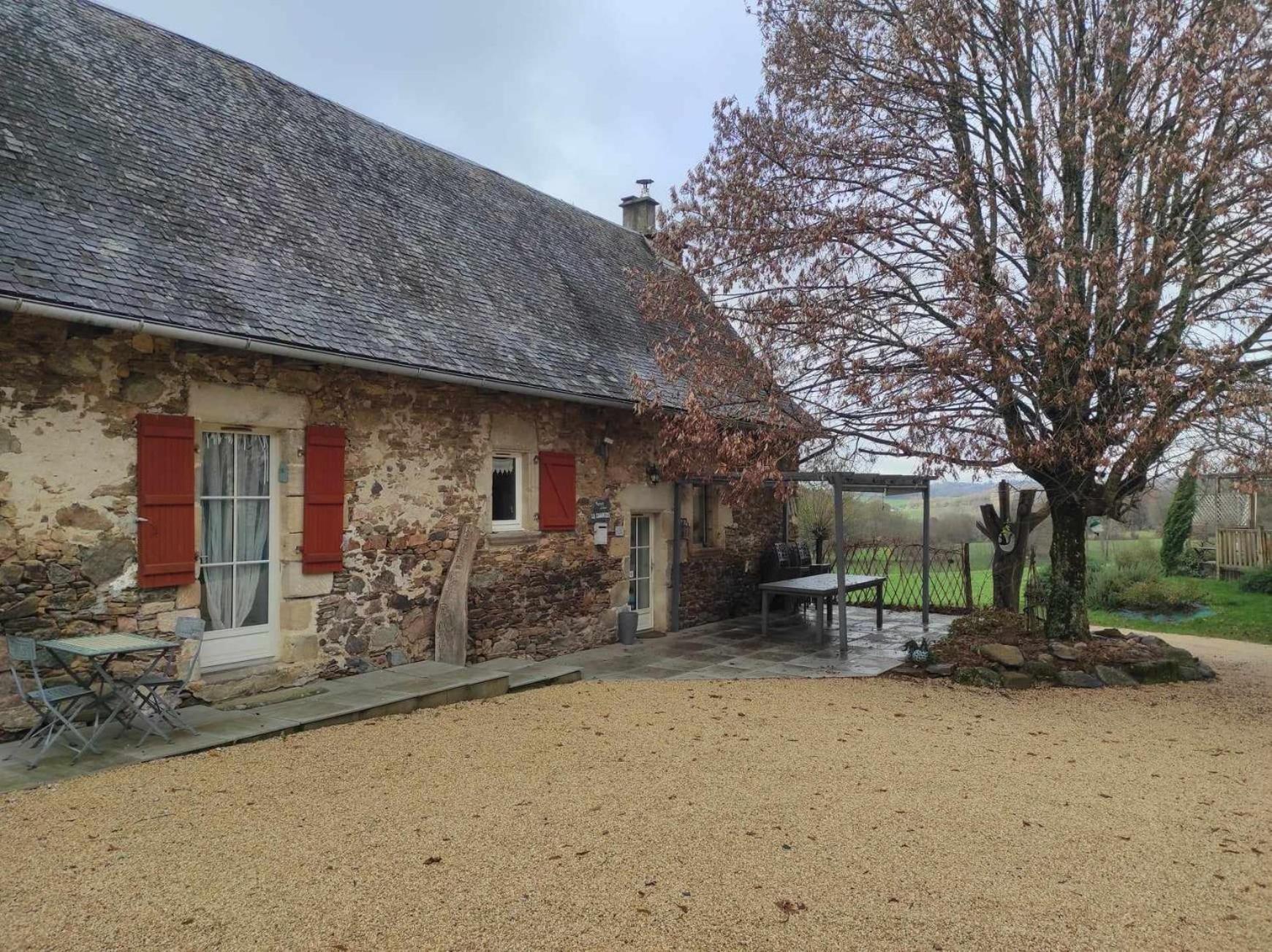 Domaine De La Clauzade Bed & Breakfast Saint-Germain-les-Vergnes Bagian luar foto