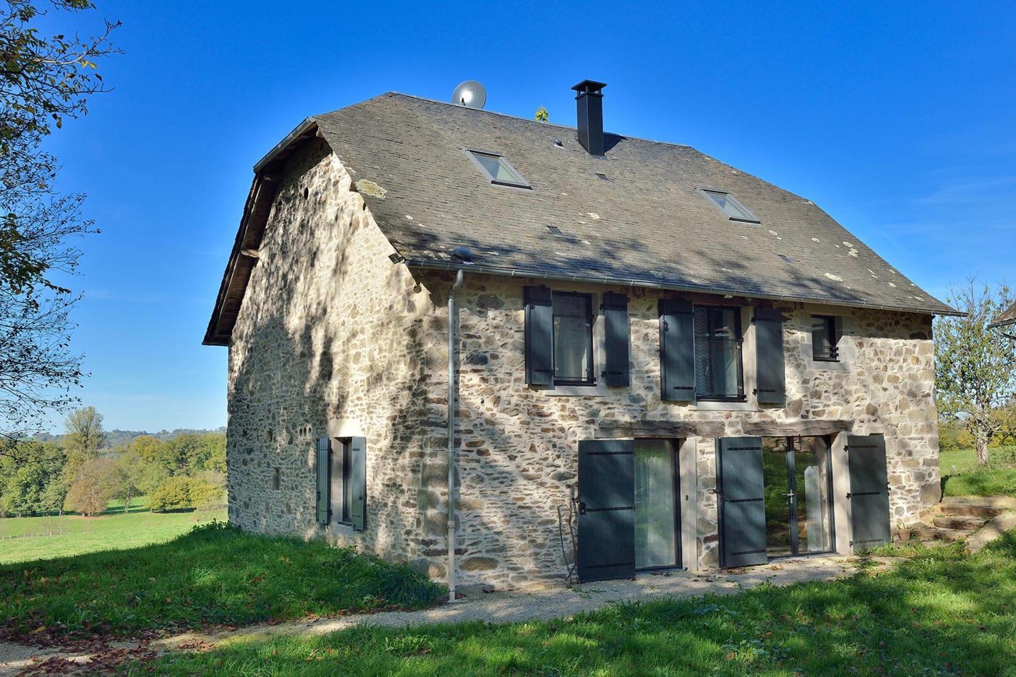 Domaine De La Clauzade Bed & Breakfast Saint-Germain-les-Vergnes Bagian luar foto