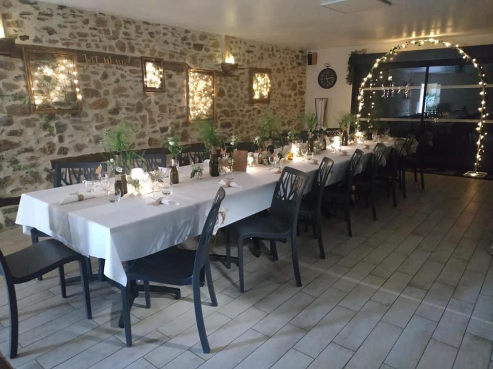 Domaine De La Clauzade Bed & Breakfast Saint-Germain-les-Vergnes Bagian luar foto
