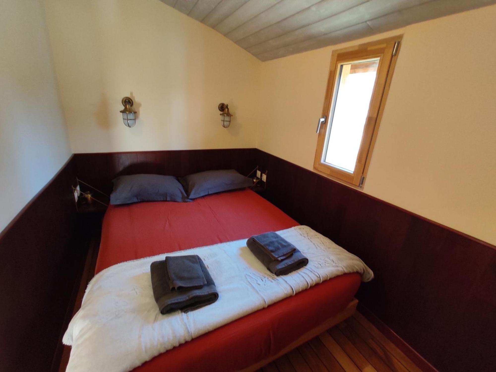 Domaine De La Clauzade Bed & Breakfast Saint-Germain-les-Vergnes Ruang foto