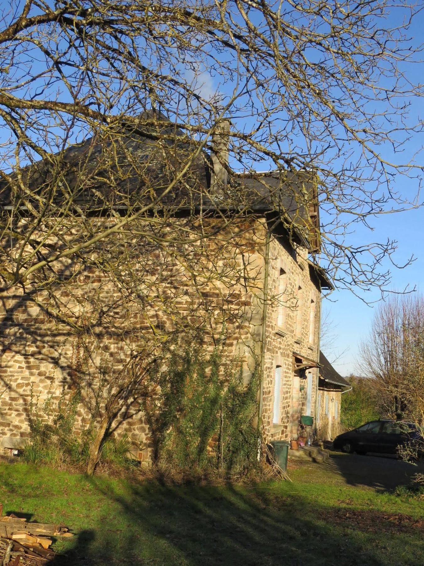 Domaine De La Clauzade Bed & Breakfast Saint-Germain-les-Vergnes Bagian luar foto