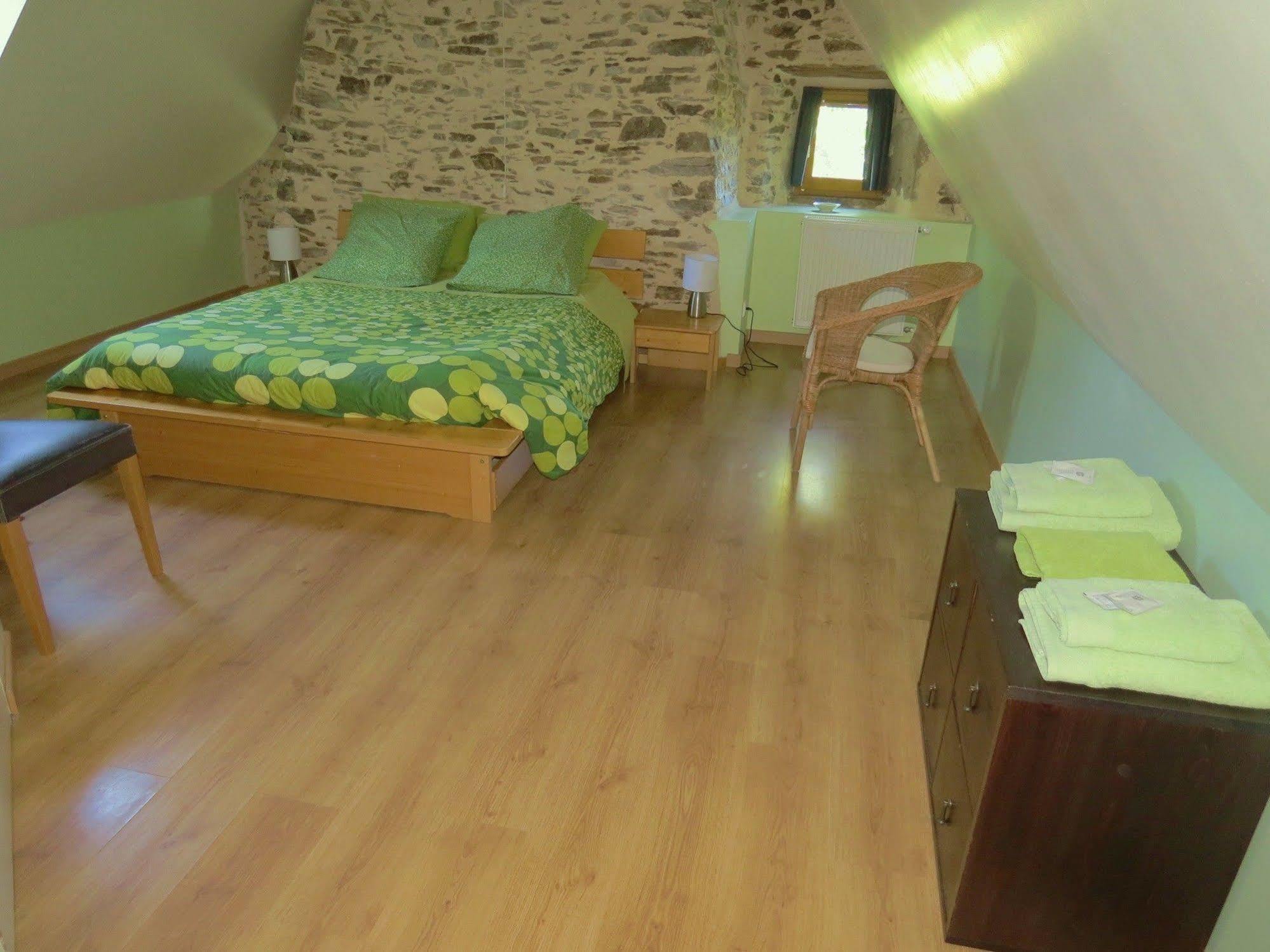Domaine De La Clauzade Bed & Breakfast Saint-Germain-les-Vergnes Bagian luar foto