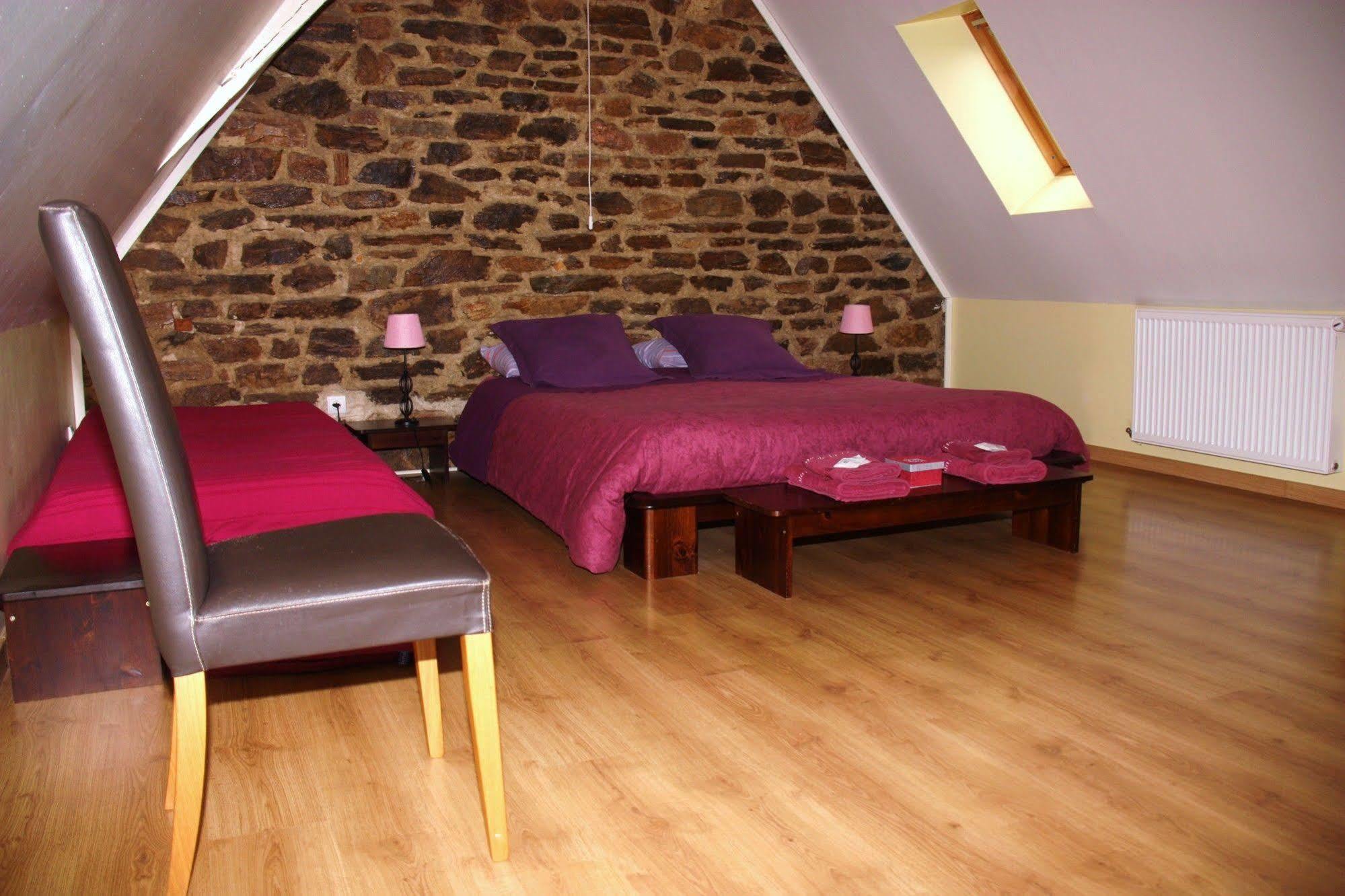 Domaine De La Clauzade Bed & Breakfast Saint-Germain-les-Vergnes Bagian luar foto