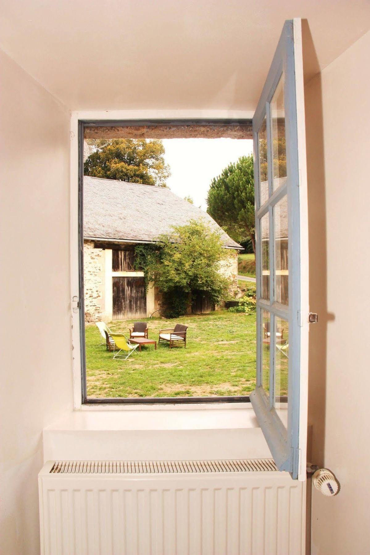Domaine De La Clauzade Bed & Breakfast Saint-Germain-les-Vergnes Bagian luar foto