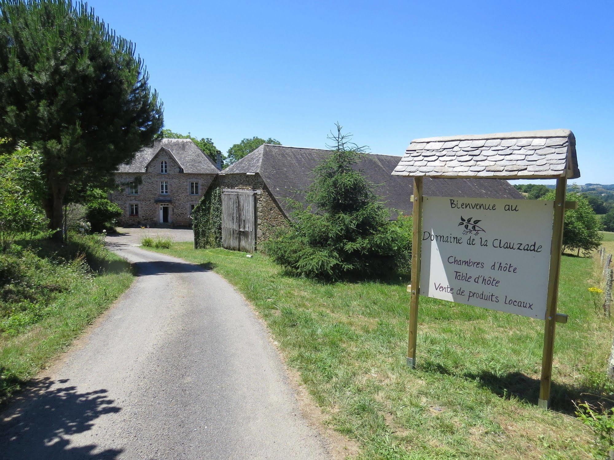 Domaine De La Clauzade Bed & Breakfast Saint-Germain-les-Vergnes Bagian luar foto