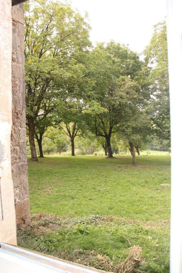 Domaine De La Clauzade Bed & Breakfast Saint-Germain-les-Vergnes Bagian luar foto
